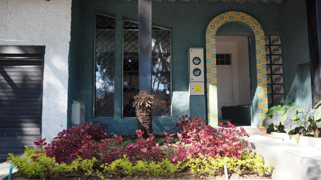 Nativo Hostel Medellin Bagian luar foto